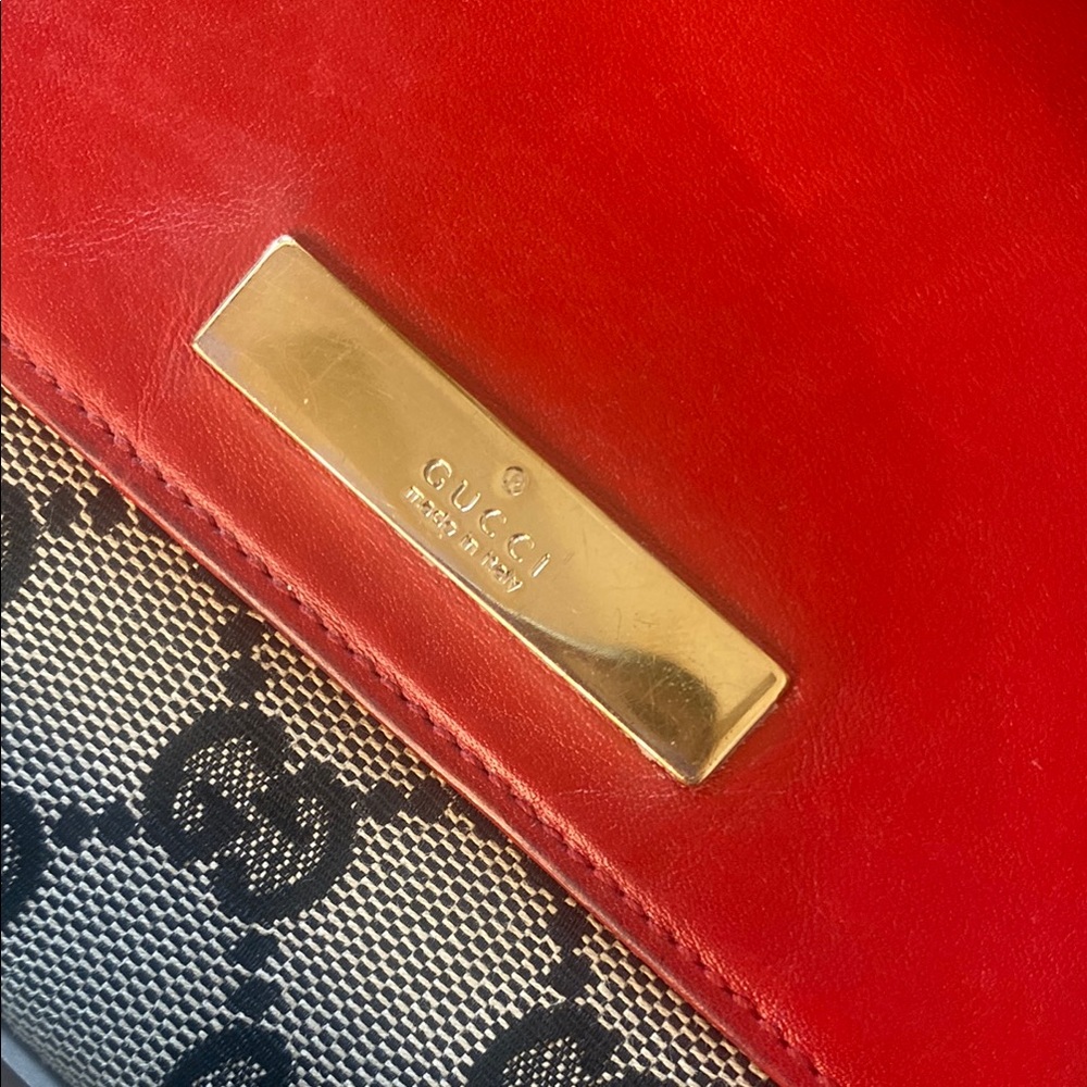Gucci Red and Black Wallet Luxurious Design 💯 Authentic - Picture 2 of 15